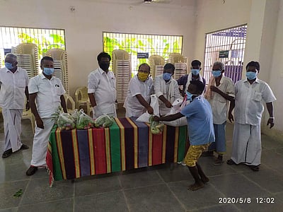 மாற்றுத்திறனாளிகளுக்கு நிவாரண உதவிப் பொருள்கள் வழங்கல்