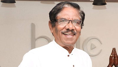 சுதந்திர தின அறிக்கையில் திரைத்துறை சிக்கல்களுக்குத் தீர்வு அளியுங்கள்: முதல்வருக்கு பாரதிராஜா கோரிக்கை