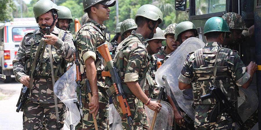 துணை ராணுவ கேன்டீன் விற்பனை பட்டியலில் மைக்ரோவேவ் ஓவன் முதல் 1000 பொருள்கள்  நீக்கம்