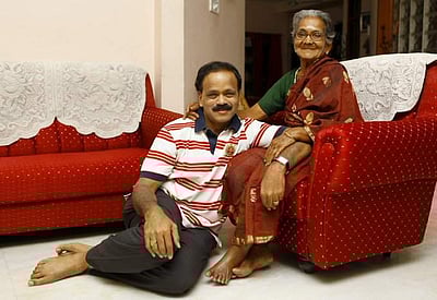 பிரபல தயாரிப்பாளரின் தாய் காலமானார்