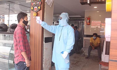 சென்னையில் ஒரேநாளில் 967 பேருக்கு கரோனா: மாவட்டவாரியாக விவரம்