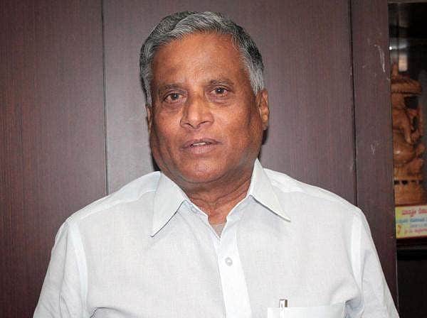 பெங்களூருக்கு அருகில் 120 அடி உயர விவேகானந்தர் சிலை அமைக்க உள்ள பாஜக அரசு!