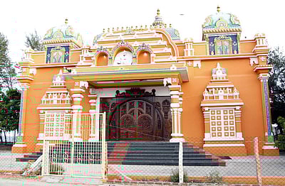 குந்துகாலில் கடல் அரிப்பால் சேதமுறும் விவேகானந்தர் மணிமண்டபம்!