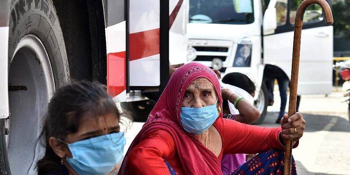 வங்கிக்குள் நுழையும் போது முகக்கவசத்தை அகற்ற வேண்டும்: மத்தியப் பிரதேச அரசு