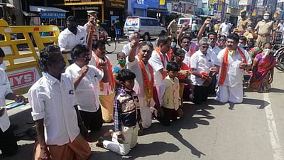 நெல்லையப்பர் கோயில் முன்பு இந்து மக்கள் கட்சியினர் ஆர்ப்பாட்டம்