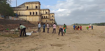 திருவையாறு காவிரி ஆற்றில் தூய்மைப் பணி