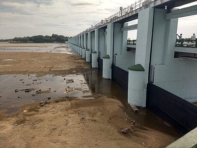 தண்ணீருக்காக காத்திருக்கும் முக்கொம்பு!  