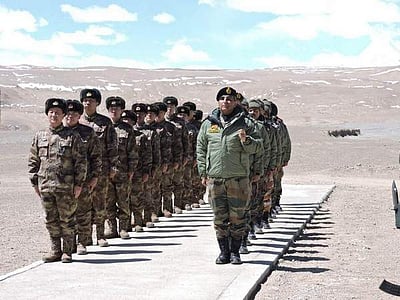 லடாக்கில் இந்திய - சீன ராணுவம் மோதல்: அதிகாரி உள்பட  இந்திய ராணுவத்தினர் 3 பேர் பலி