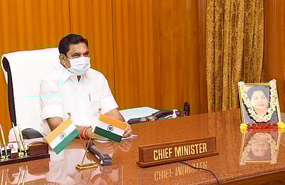 3 நீா்த்தேக்கங்களில் இருந்து தண்ணீா் திறப்பு: முதல்வா் பழனிசாமி