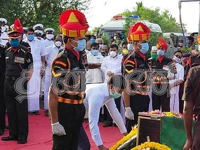 லடாக் எல்லையில் வீரமரணமடைந்த தமிழக வீரர் பழனியின் உடல் நல்லடக்கம்