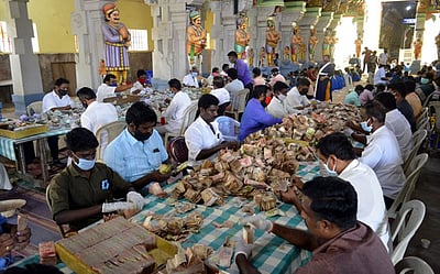 திருப்பதியை வைத்து அரசியல் செய்வதா?  ரூ.100 கோடி உண்டியல் பணம் குறித்து ஒய்எஸ்ஆர் காங்கிரஸ் 