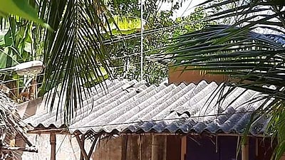 சீர்காழி அருகே தாழ்வாக செல்லும் மின்கம்பிகள்: கிராம மக்கள் அச்சம்