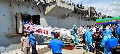 இலங்கையில் இருந்து 713 இந்தியர்கள் கப்பல் மூலம் தூத்துக்குடி வருகை