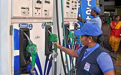 13-ஆவது நாளாக பெட்ரோல், டீசல் விலை அதிகரிப்பு