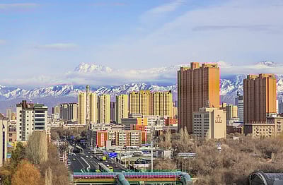 சின்ஜியாங் விவகாரத்தின் மூலம் சீன வளர்ச்சியைத் தடுக்க முயலும் அமெரிக்கா