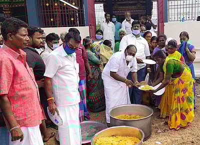 எம்எல்ஏ பழனி நலம் பெற வேண்டி கோயிலில் சிறப்பு பிரார்த்தனை