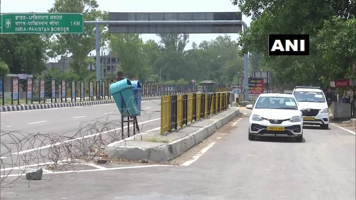 பாகிஸ்தானுக்கான இந்திய தூதரக ஊழியர்கள் ஐந்து  பேர் நாடு திரும்பினர்