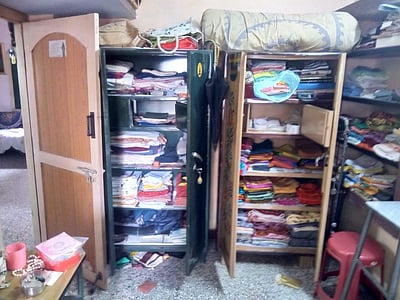 எல்ஐசி முகவர் வீட்டில் பூட்டை உடைத்து நகைகள், ரொக்கம் திருட்டு