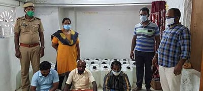 ரூ.3 லட்சம் மதிப்பிலான எரிசாராயம் பறிமுதல்; 3 போ் கைது