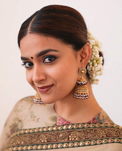 'வாழும் சாவித்திரி' நடிகை கீர்த்தி சுரேஷ் - புகைப்படங்கள்