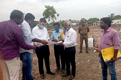 ஒருங்கிணைந்த பண்ணையம் அமைப்புபணியை விரைவாக முடிக்க வேண்டும்: ஆட்சியா்