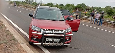 தஞ்சாவூர் அருகே காரில் சென்றவர் கொலை