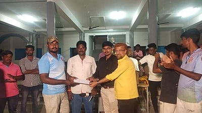 குள்ளப்ப கவுண்டன்பட்டியில் மாவட்ட அளவிலான கிரிக்கெட் போட்டி: போடி அணி வெற்றி