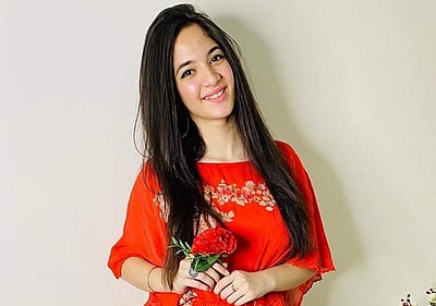 டிக்டாக், இன்ஸ்டாகிராமில் பிரபலமான 16 வயது சிறுமி தற்கொலை