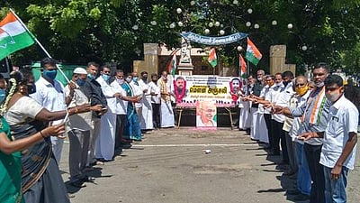 திருப்பூரில் காங்கிரஸ் சார்பில் ராணுவ வீரர்களுக்கு அஞ்சலி