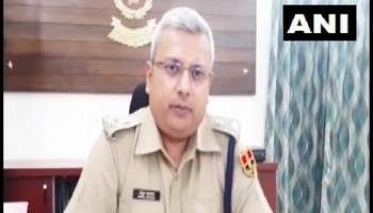 வித்தியாசமான குடும்ப வன்முறை புகார்: கணவனை அடி வெளுத்து வாங்கிய மனைவி !