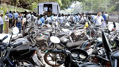 பொது முடக்க விதிகளை மீறியவர்களிடம் இருந்து ரூ.15.99 கோடி அபராதம் 