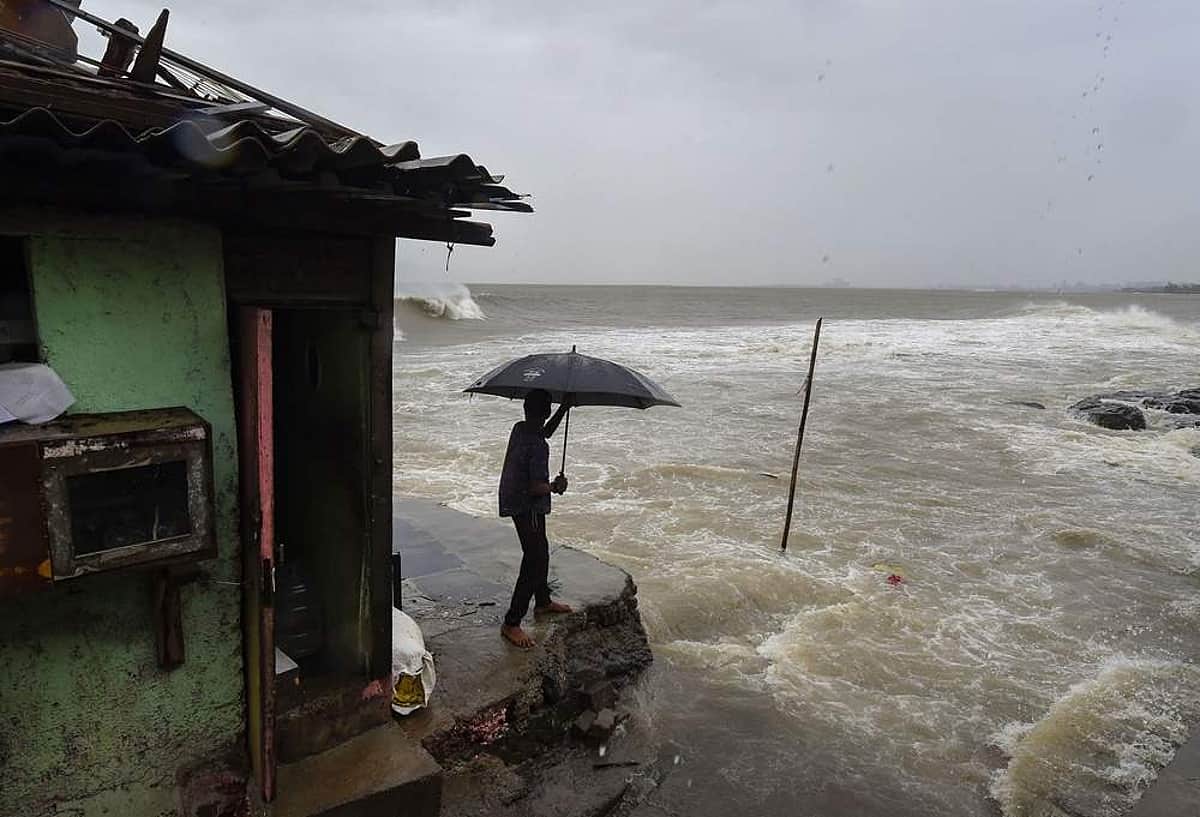 நிசர்கா புயல் இன்று கரையை கடக்கிறது