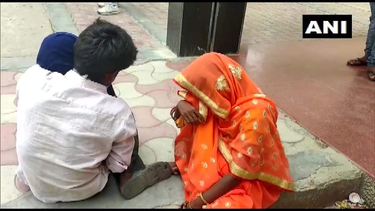 உ.பி.யில் காய்ச்சல் பாதித்த குழந்தை மரணம்; மருத்துவர்களின் அலட்சியமே காரணம் என தந்தை புகார்