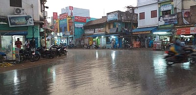 தஞ்சாவூர், திருவையாற்றில் இடியுடன் கூடிய மழை