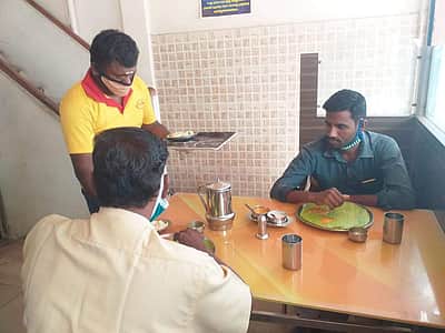 திருச்சியில் 70% உணவகங்கள் செயல்படத் தொடங்கின