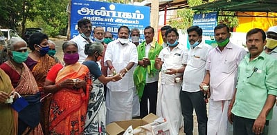 மூப்பனார் பேரவை சார்பில் முதியோர் இல்லத்திற்கு நலத்திட்ட உதவி வழங்கும் நிகழ்ச்சி