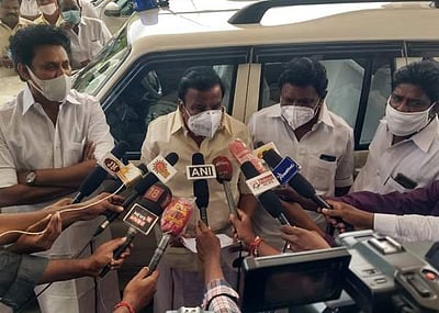 கரோனா விவரப்பட்டியல் கேட்டு ஆட்சியரிடம் திமுக எம்எல்ஏ-க்கள் மனு