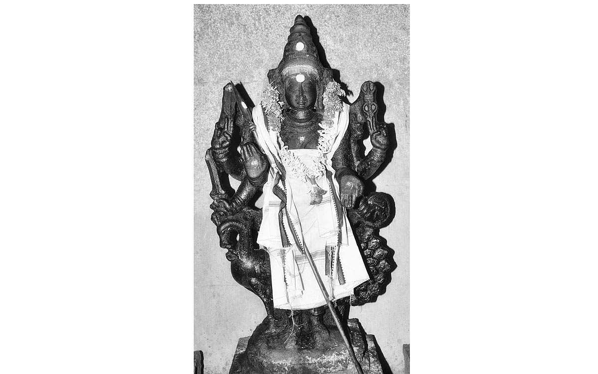 ஒரு முகம், ஆறு கரங்களுடன் முருகப் பெருமான்!