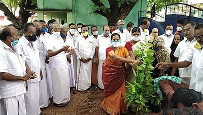 ஊத்தங்கரை அரசு தொடக்கப் பள்ளியில் நூற்றாண்டு விழா: கட்டடத்திற்கு பூமி பூஜை