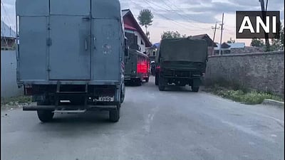 காஷ்மீரில் துப்பாக்கிச்சண்டை: தீவிரவாதி சுட்டுக்கொலை