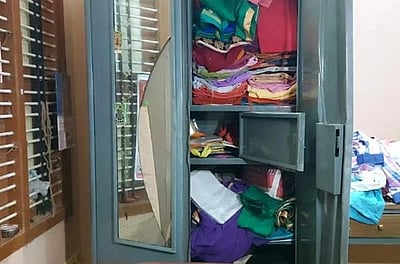 ஆம்பூர் அருகே வீட்டின் பூட்டை உடைத்து 70 சவரன் நகை, பணம் கொள்ளை