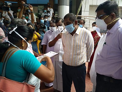 ஈரோடு மாவட்டத்தில் கரோனா தாக்கம் காரணமாக 83 பகுதிகள் தனிமைப்படுத்தப்பட்டுள்ளது: மாவட்ட ஆட்சியர் தகவல்