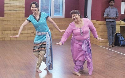 ஏக் தோ தீன்- பாடல்களுக்கு நடனம் அமைத்தவர்!