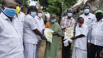 ஸ்ரீபெரும்புதூரில் 3000 குடும்பங்களுக்கு நிவாரணப் பொருள்கள் விநியோகம்