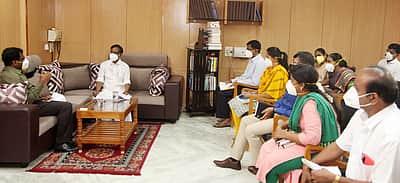 திருவண்ணாமலை மாவட்டத்தில் 2,234 போ் குணமடைந்தனா்அமைச்சா் சேவூா் எஸ்.ராமச்சந்திரன்