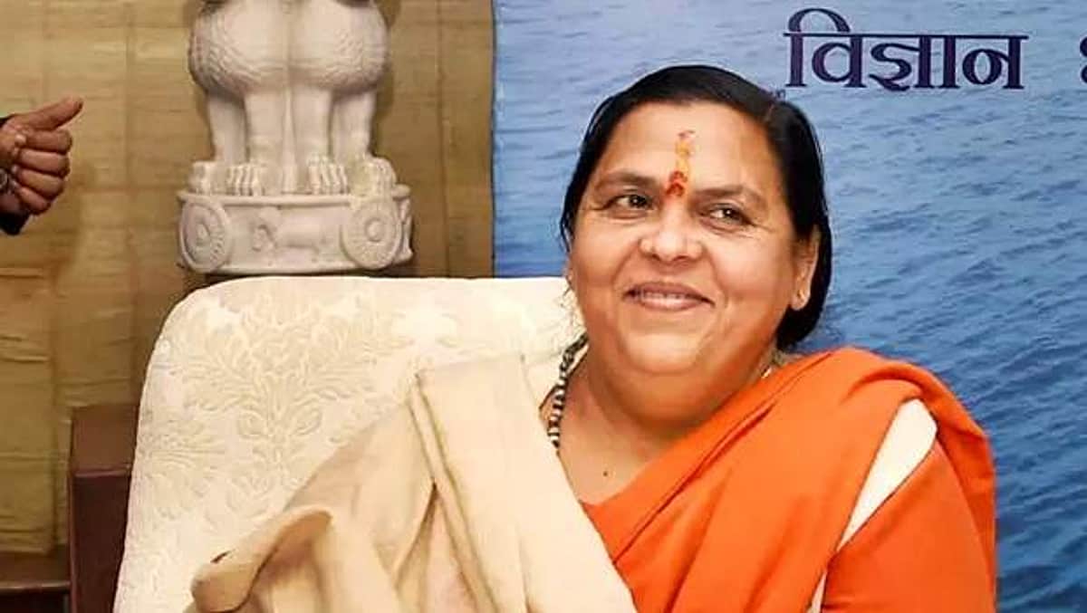 பாபர் மசூதி இடிப்பு வழக்கு: சிபிஐ சிறப்பு நீதிமன்றத்தில் உமா பாரதி ஆஜர்