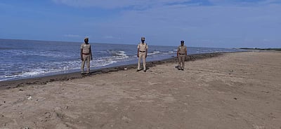 ஆடி அமாவாசை புனித நீராடலுக்குத் தடை: வெறிச்சோடிய வேதாரண்யம், கோடியக்கரை கடற்கரை