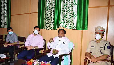 காரைக்காலில் கரோனா பரவல்  தடுப்புப் பணி திருப்தியளிக்கிறது: என்.கோகுலகிருஷ்ணன் எம்.பி.