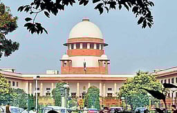 சென்னை உயா்நீதிமன்றத்துக்கு
மூன்று நிரந்தர நீதிபதிகள்: 
உச்சநீதிமன்ற கொலீஜியம் ஒப்புதல்