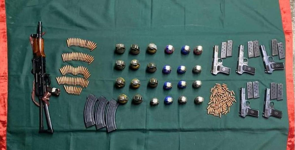 வடக்கு காஷ்மீர் எல்லைப் பகுதியில் பயங்கரவாதிகளின் ஆயுதக் குவியல் கண்டுபிடிப்பு